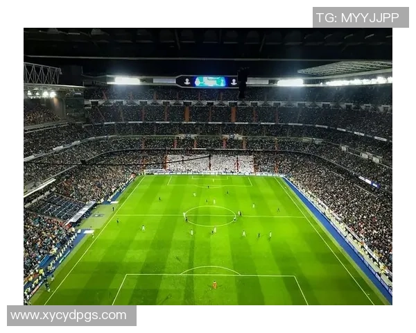 足球巨星邂逅绝美女神上演绿茵场内外的浪漫传奇 足球巨星邂逅绝美女神上演绿茵场内外的浪漫传奇