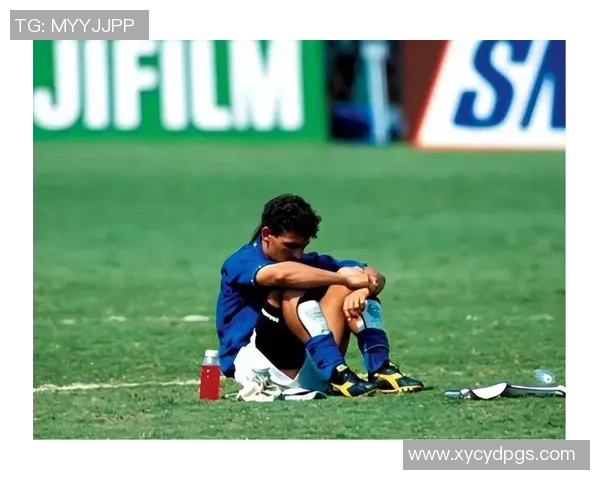 十年前足球场上的传奇球星回顾及其辉煌瞬间的深度分析